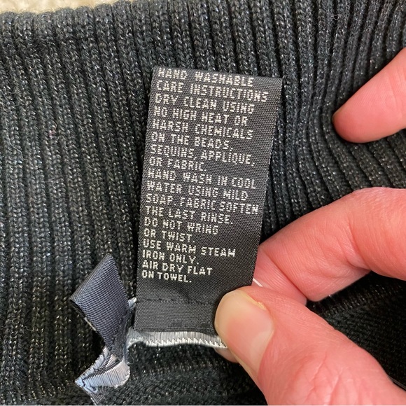 Lillie Rubin Black Turtleneck Beaded Sleeveless Sweater/Top - Picture 8 of 9